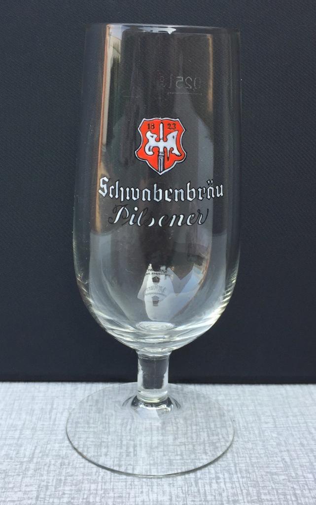 Bierglas Schwabenbräu Pilsener emaille DE-Stuttgart, Verzamelen, Ophalen of Verzenden, Gebruikt, Glas of Glazen, Overige merken