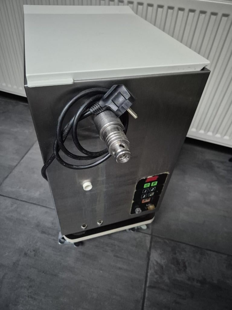 Goed functionerende slagroommachine, Enlèvement, Utilisé