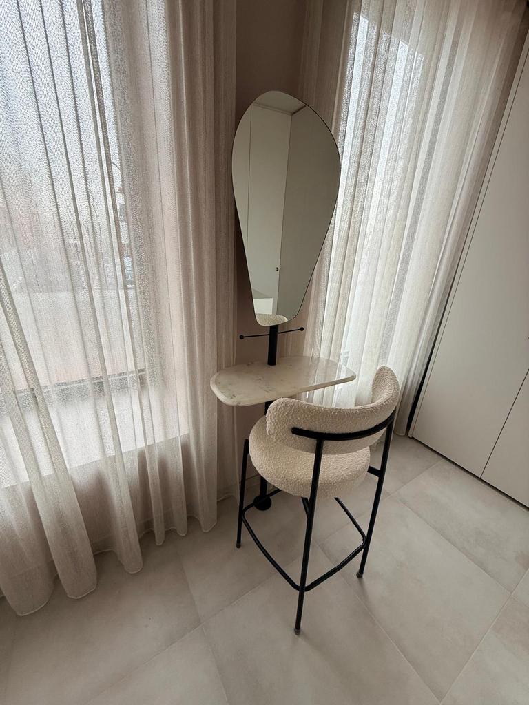 Make-up tafel set + stoel, Huis en Inrichting, Badkamer | Badkamermeubels, Nieuw, Ophalen