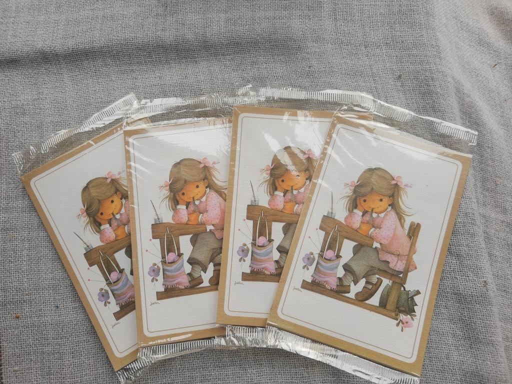 4 paquets de cartes encore neufs sous emballage (4 cartes/pa, Enlèvement ou Envoi, Comme neuf