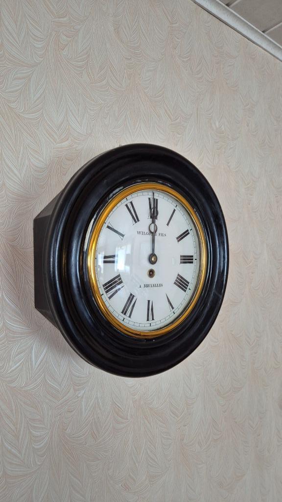 Horloge ancienne, Enlèvement