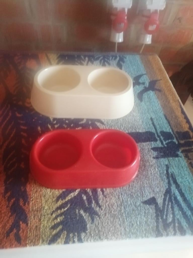 Voederbakjes, Dieren en Toebehoren, Ophalen of Verzenden, Ergonomisch, Zo goed als nieuw