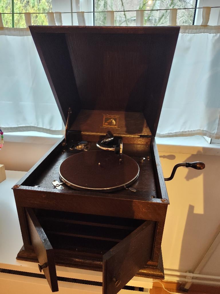 Grammofoon 'His Masters Voice', Ophalen