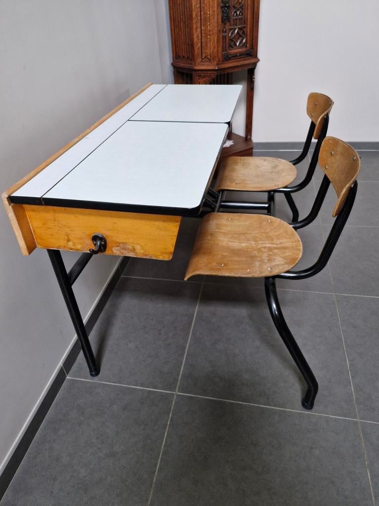 School bureau voor kinderen, goede staat., Ophalen