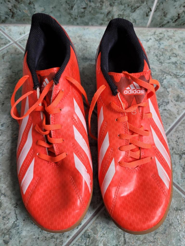 Indoor voetbalschoenen Adidas 39 1/3, Sport en Fitness, Ophalen, Gebruikt, Schoenen