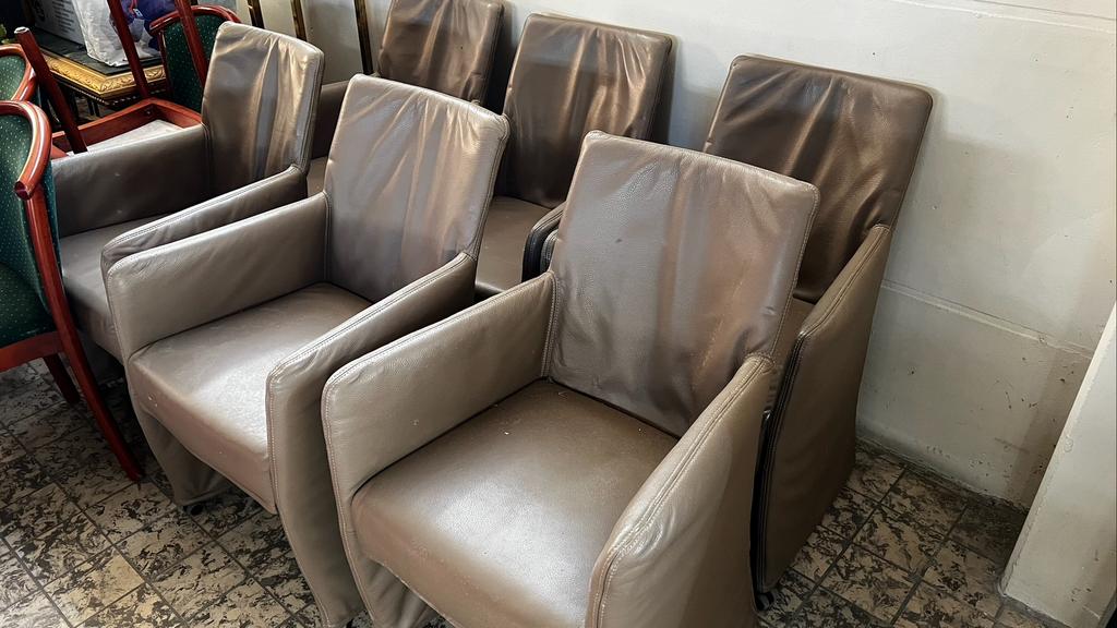Chaises de salle à manger en cuir à roulettes — 6 pièces, Maison & Meubles, Chaises, Utilisé, Cinq, Six Chaises ou plus, Cuir