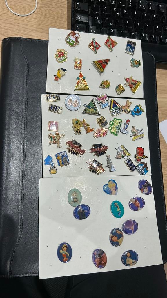 Lot pins disney en reclame, Ophalen of Verzenden, Zo goed als nieuw