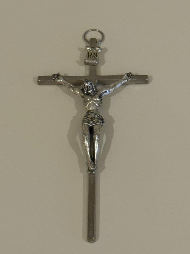 Kruisbeeldje met Jezus, Ophalen