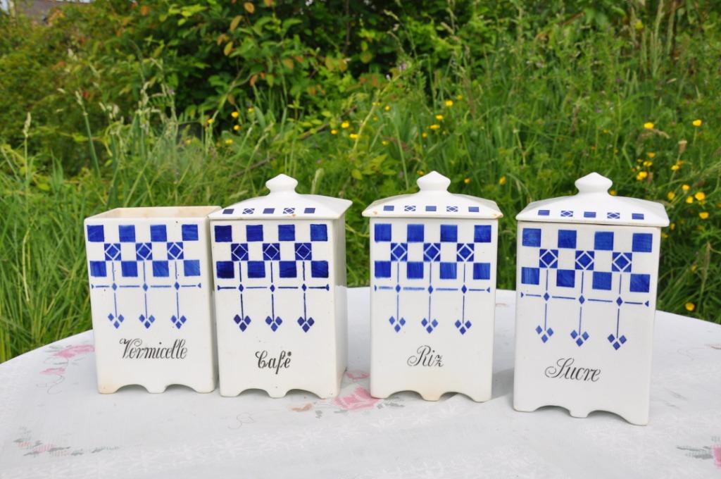 4 pots en faience pour condiments, Enlèvement ou Envoi