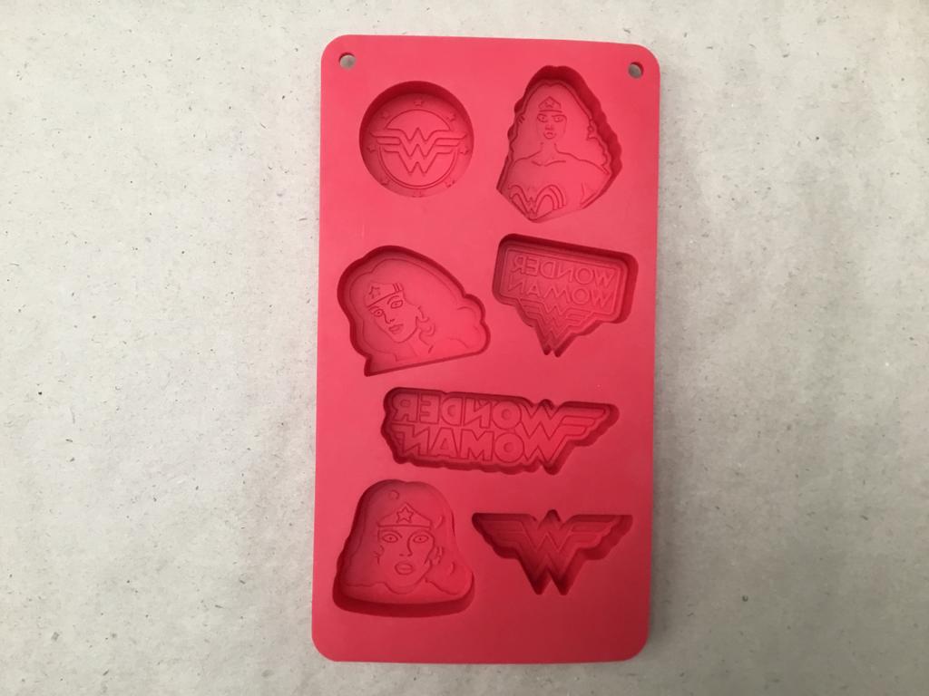 Wonder Woman DC chocoladevorm ijsblokjesvorm nieuw, Ophalen of Verzenden, Nieuw, Bakvorm