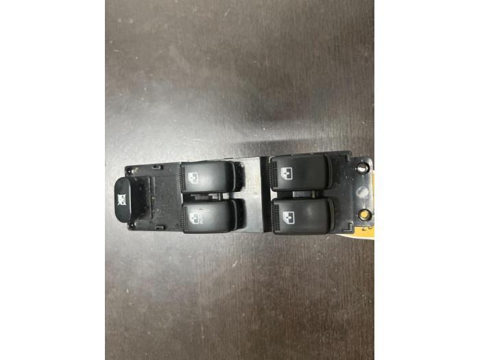 Commutateur vitre électrique d'un Hyundai I10, Autos : Pièces & Accessoires, -, 3 mois de garantie, Utilisé, Hyundai