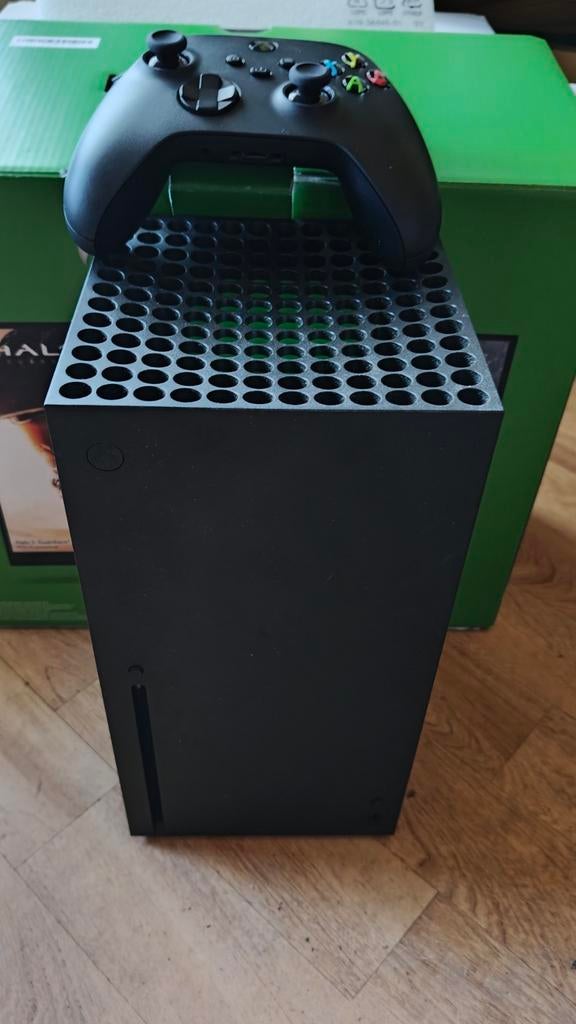Xbox series x (1TB) + 4 games, Games en Spelcomputers, Ophalen, Zo goed als nieuw, Xbox Series X