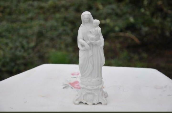 vierge a l'enfant en biscuit blanc, Enlèvement ou Envoi