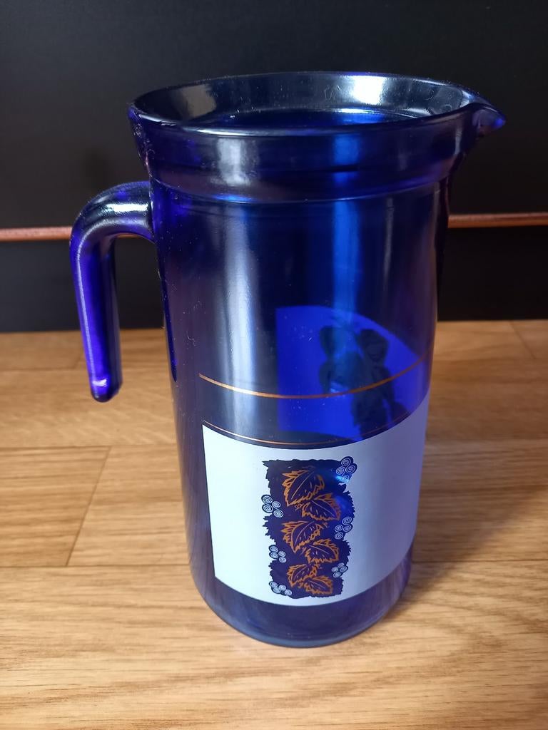 CRUCHE À EAU BLEUE> DÉCORÉE DE VIGNE, Enlèvement ou Envoi