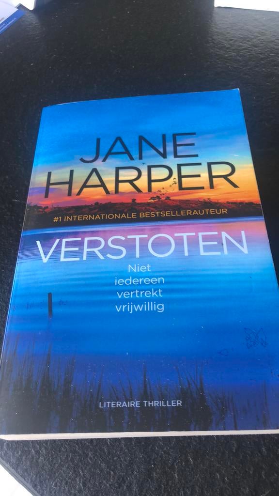 Jane Harper - Verstoten, Ophalen of Verzenden, Zo goed als nieuw, Jane Harper