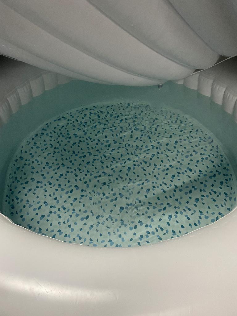 Jacuzzi, Ophalen, Zo goed als nieuw, Opblaasbaar