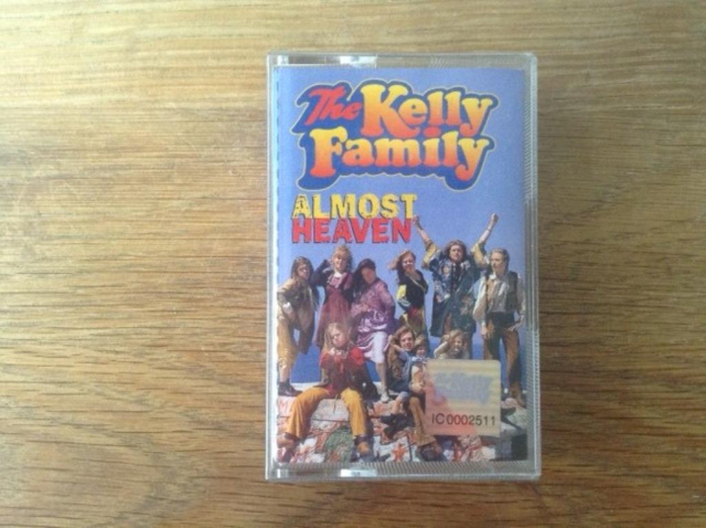 muziekcassette the kelly family, Cd's en Dvd's, 1 bandje, Ophalen of Verzenden, Zo goed als nieuw, Origineel