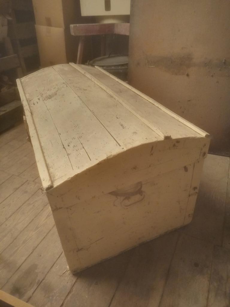 Ancien coffre en bois, Enlèvement, Utilisé