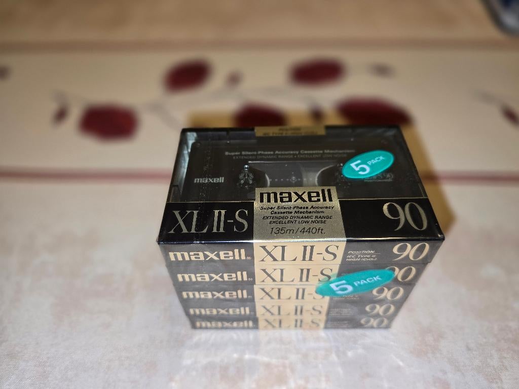 Maxell XLll-s 90 zwarte cassettes, verzegeld, 5 stuks, Ophalen of Verzenden, Nieuw