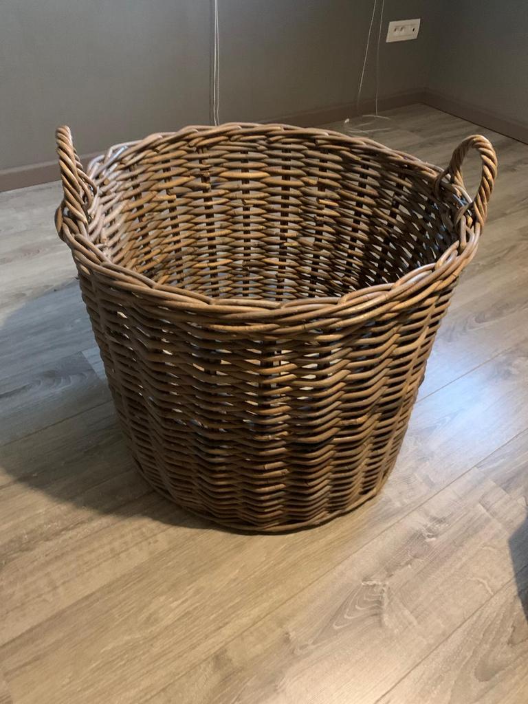 Rotan mand diameter 65cm, Huis en Inrichting, Woonaccessoires | Schalen en Manden, Ophalen, Mand