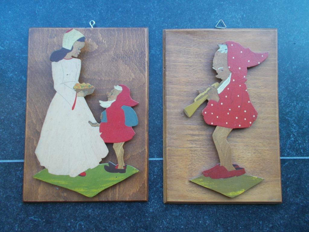 Set 2 oude houten kaders uitgesneden kabouters 1945 = 15 eur, Antiquités & Art, Art | Sculptures & Bois, Enlèvement ou Envoi