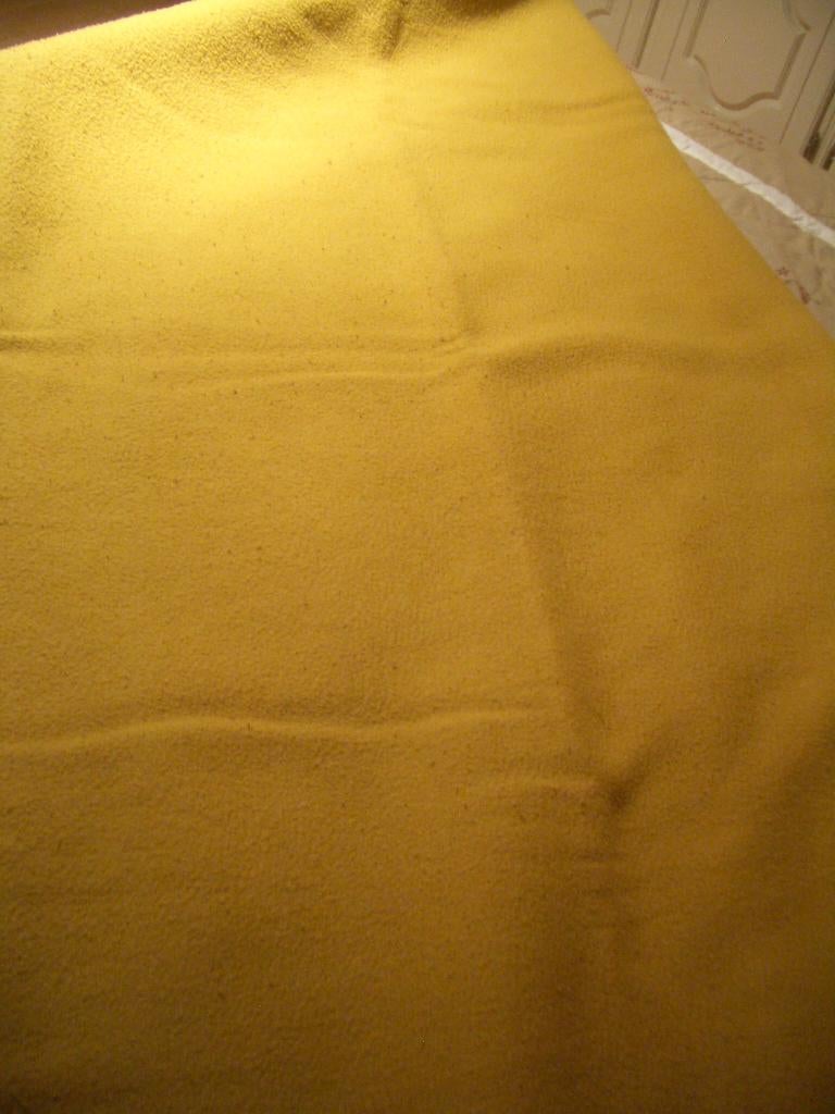 Couvertures polaires (voir la description), Maison & Meubles, Chambre à coucher | Lits, Enlèvement, Beige