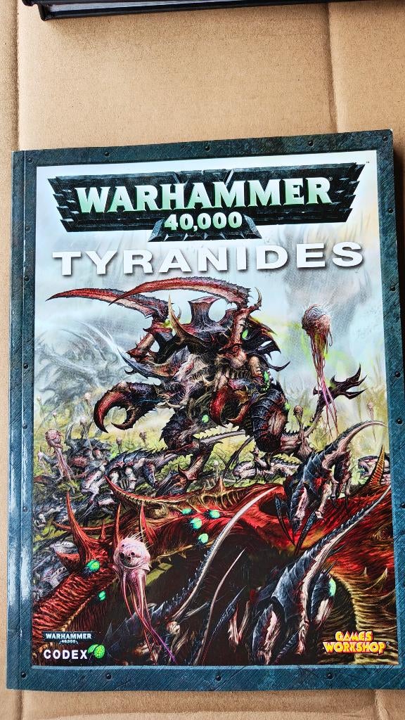 Codex Warhammer Tyranides - 5eme édition - 2010, Hobby & Loisirs créatifs, Wargaming, Enlèvement ou Envoi, Comme neuf, Warhammer
