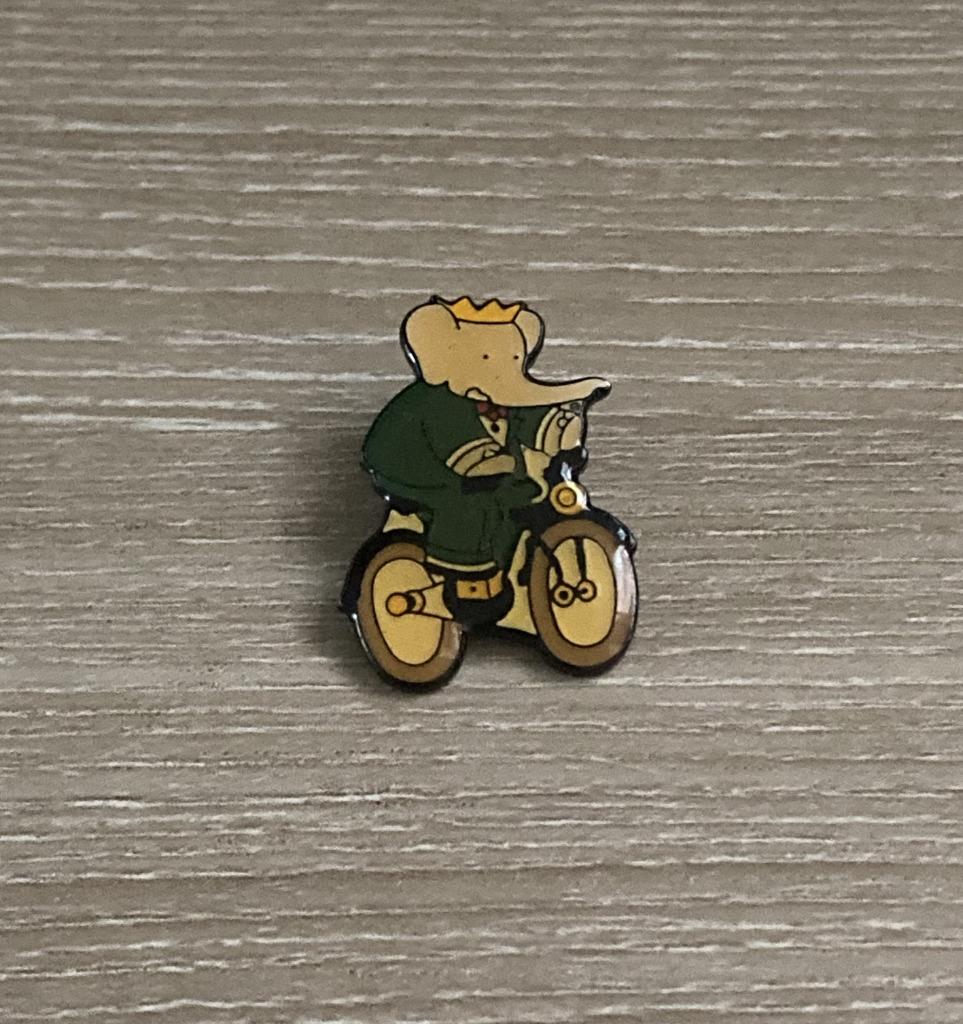 PIN - BABAR - ELEPHANT - OLIFANT - BRUNHOFF, Verzenden, Gebruikt, Figuurtje, Speldje of Pin