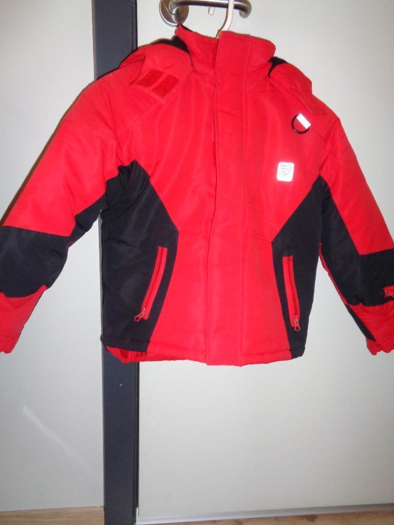 Ski  Jas rood met fleece kap maat 122/128, Ophalen of Verzenden, Gebruikt, Ski, Kleding
