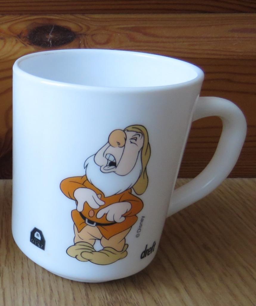 Vintage mug tasse Atchoum 7 nains de Disney en arcopal, Enlèvement ou Envoi, Neuf, Tasse(s) et/ou soucoupe(s)