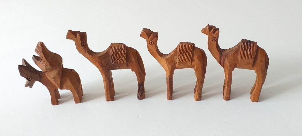 3 dromadaires avec maître sur un âne en olivier sculpté, Enlèvement ou Envoi, Utilisé, Statue ou Figurine