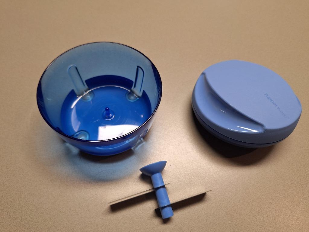 Tupperware Hak-M-snel  om ajuin en dergelijke te hakken, Enlèvement ou Envoi, Comme neuf, Bleu
