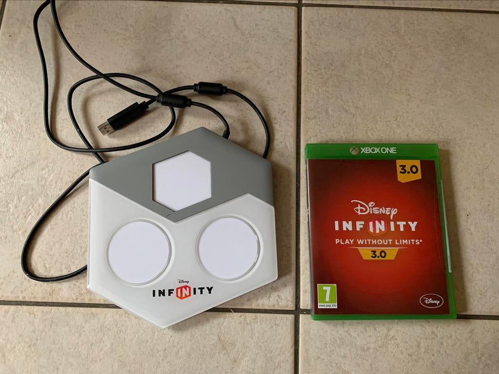 Disney Infinity Bundle (3.0-spel, bord, figuren, powerdisc), Ophalen, Zo goed als nieuw, 3 spelers of meer, Platform