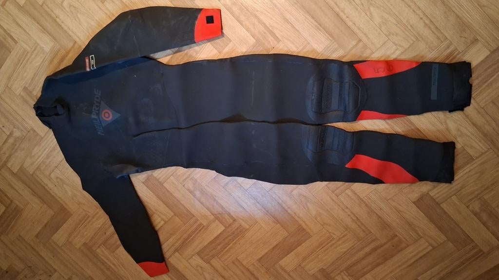 Wetsuit Neil Pryde maat 56, Enlèvement ou Envoi, Comme neuf