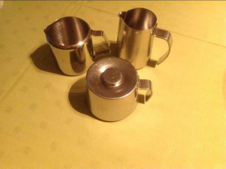 Twee melkkannetjes en een suikerpot, Ophalen, Zo goed als nieuw