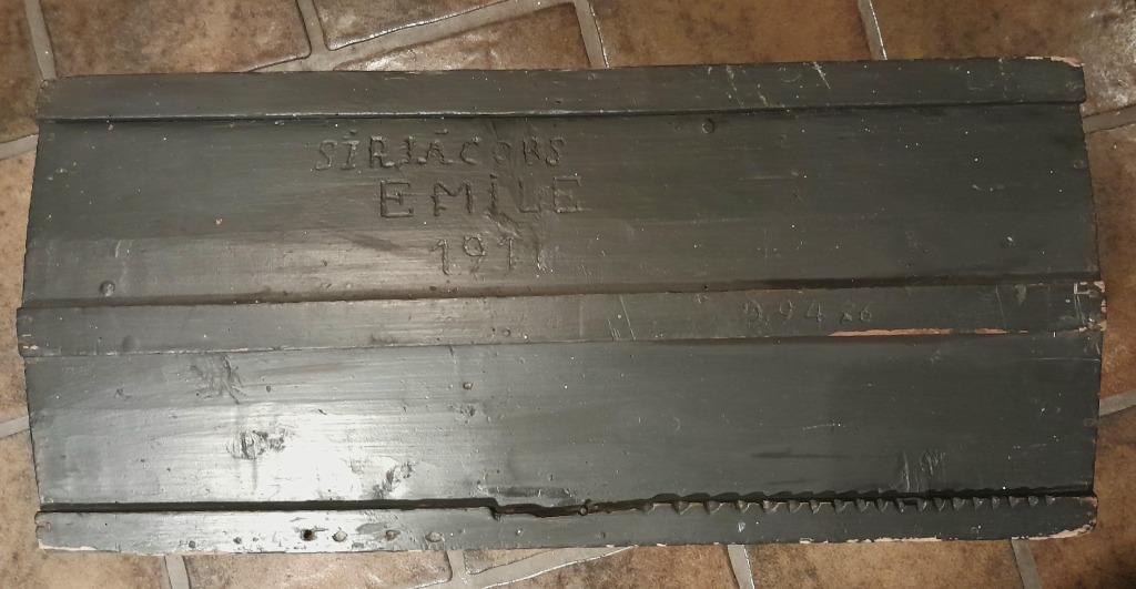 Coffre bois /militaire, bois /inscriptions, Enlèvement