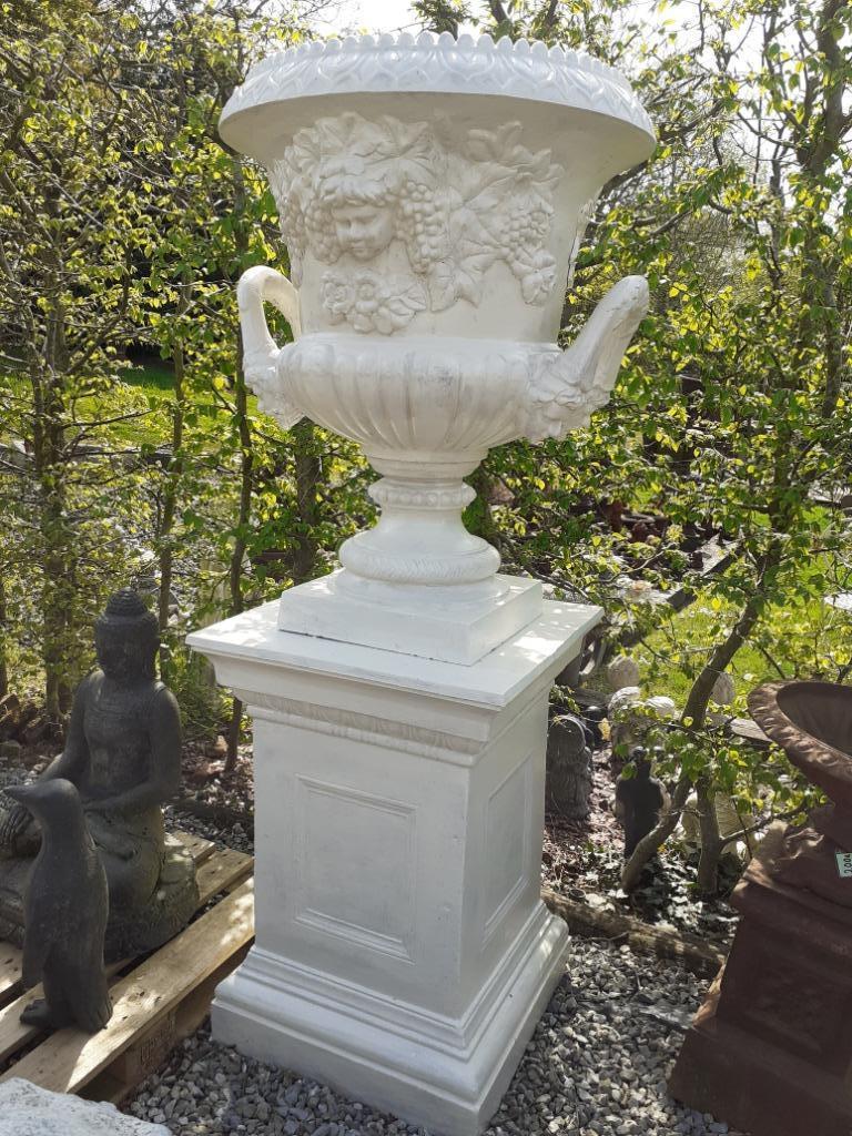 SUPERBE GRANDE VASQUE  SUR SOCLE EN FONTE PATINEE BLANCHE, Jardin & Terrasse, Statues de jardin, Utilisé, Autres types, Métal