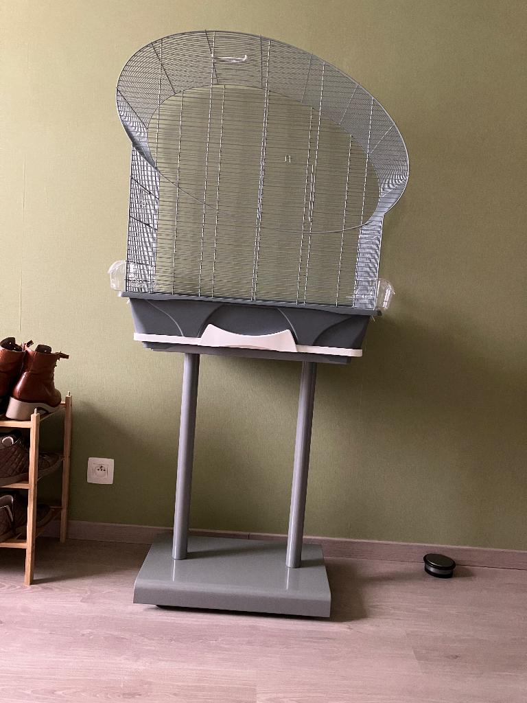 Vogelkooi met staander Savic Ellips 50, Ophalen, Zo goed als nieuw, Metaal, Vogelkooi