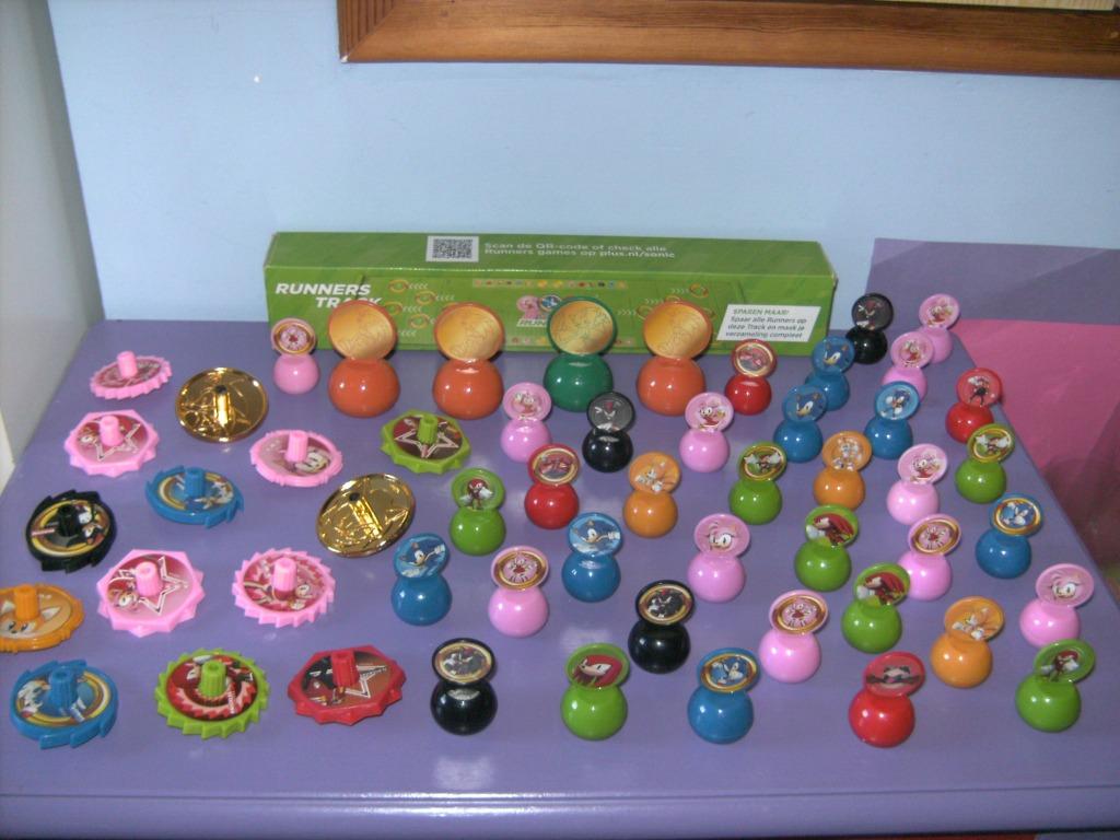 Lot sonic runners, spinners en speelveld., Verzamelen, Speelgoed, Ophalen of Verzenden, Zo goed als nieuw