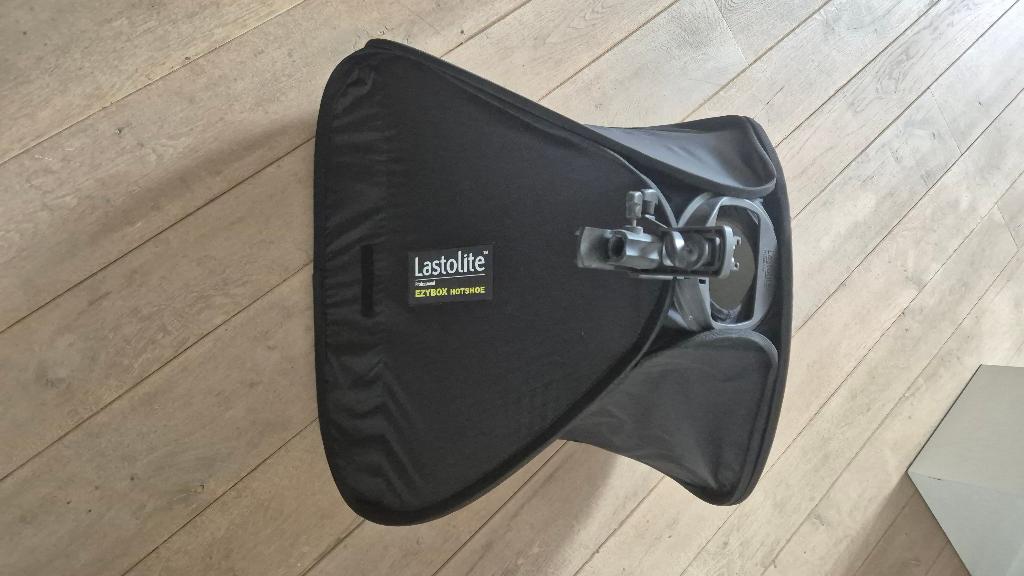 Boîte à lumière Lastolite + support Speedlite (54 x 54 cm), Enlèvement, Utilisé, Autres types