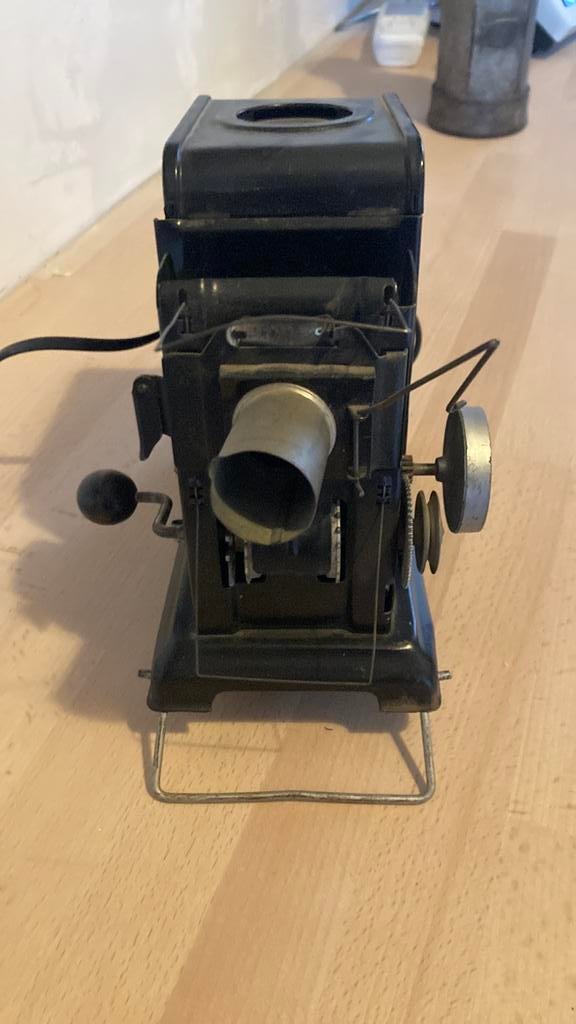 Lanterne magique ancienne SIF – Projecteur vintage, Collections, Appareils photo & Matériel cinématographique, Projecteur, Enlèvement