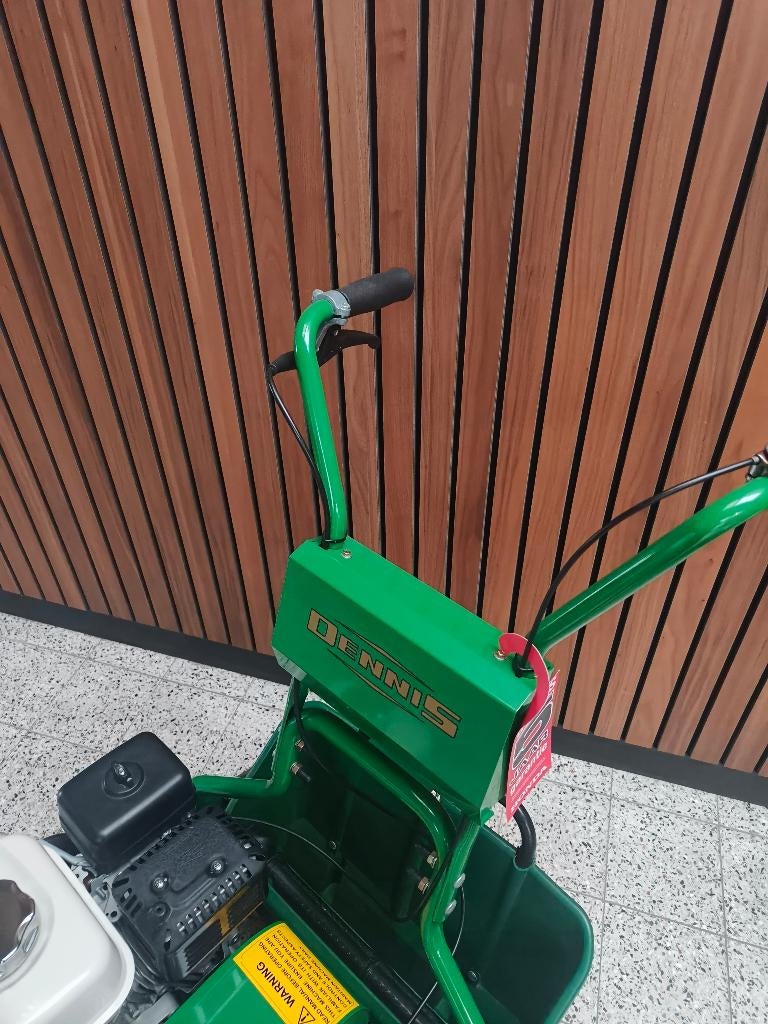 Kooigrasmaaier Dennis, Dennis, Nieuw, Ophalen of Verzenden, Benzine-grasmaaier