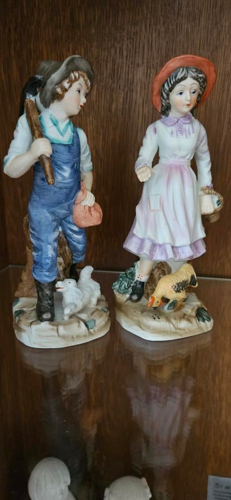 Koppeltje, boer en boerin in biscuit., Ophalen