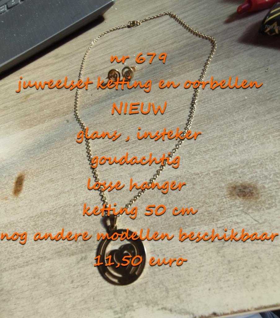 679. Parure de bijoux : collier et boucles d'oreilles, NEUF,, Neuf, Avec pendentif, Or, Autres matériaux