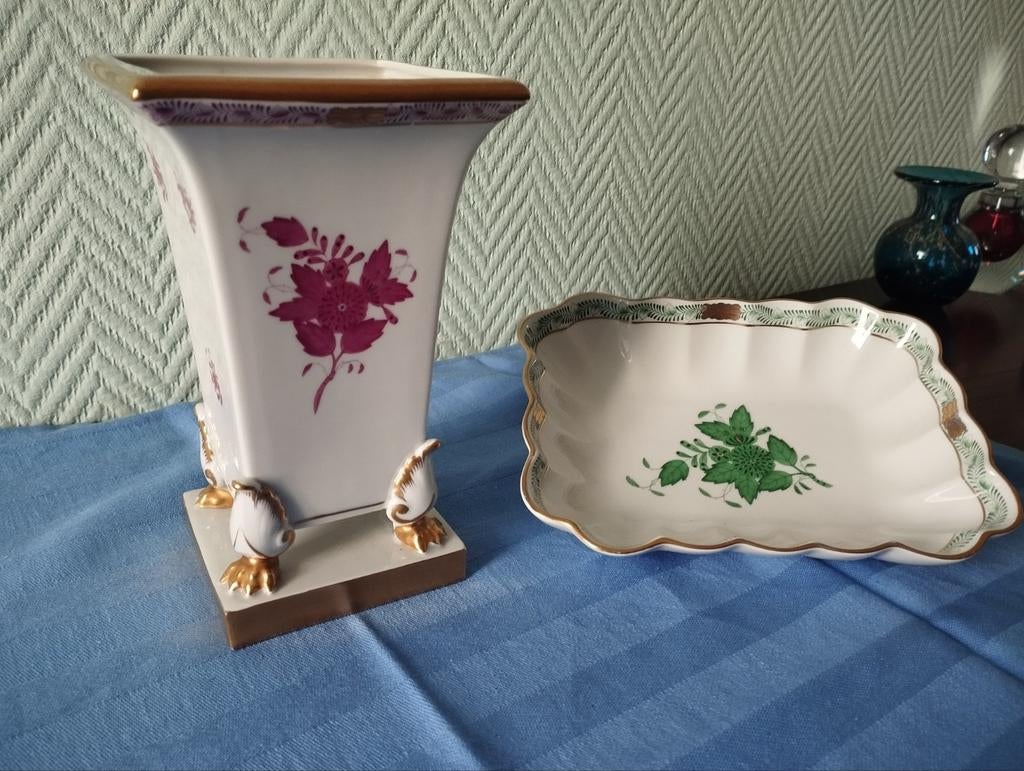 Vase et plateau Herend, Enlèvement
