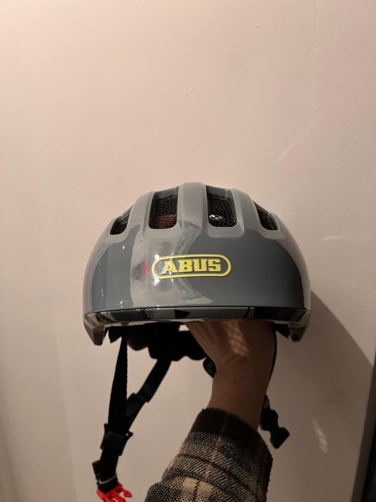 Abus kinderhelm, Fietsen en Brommers, Fietsaccessoires | Fietshelmen, Ophalen, Zo goed als nieuw, Jongen of Meisje, Abus