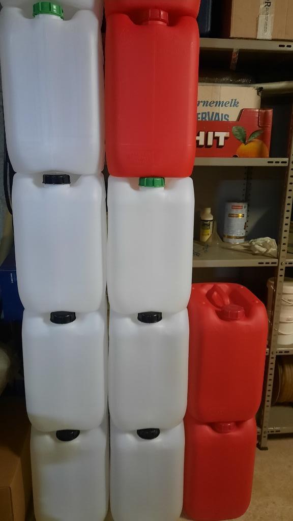 Bidons 20l en 25l jerrycans hdpe bussen, Ophalen, Zo goed als nieuw