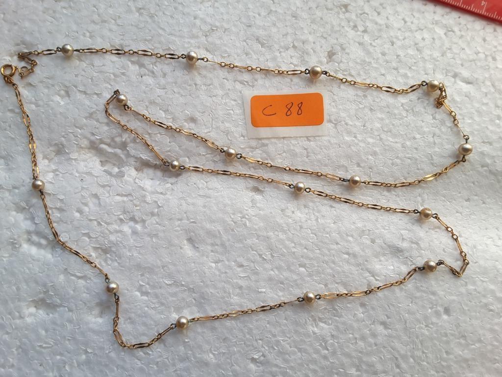 collier très fin doré 88cm avec 16 petites perles boules C88, Bijoux, Sacs & Beauté, Colliers, Enlèvement ou Envoi, Neuf, Synthétique