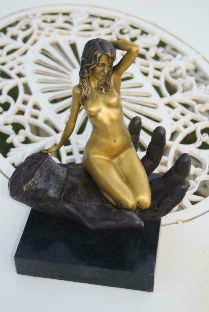 Bronzen beeld gesigneerd op marmeren sokkel, Antiek en Kunst, Ophalen of Verzenden, Brons