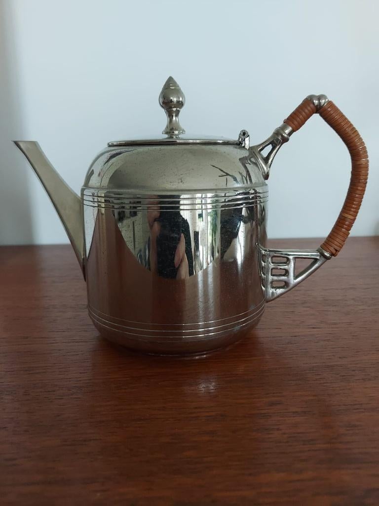 Théière Art Déco en métal argenté —  vers 1930, Enlèvement